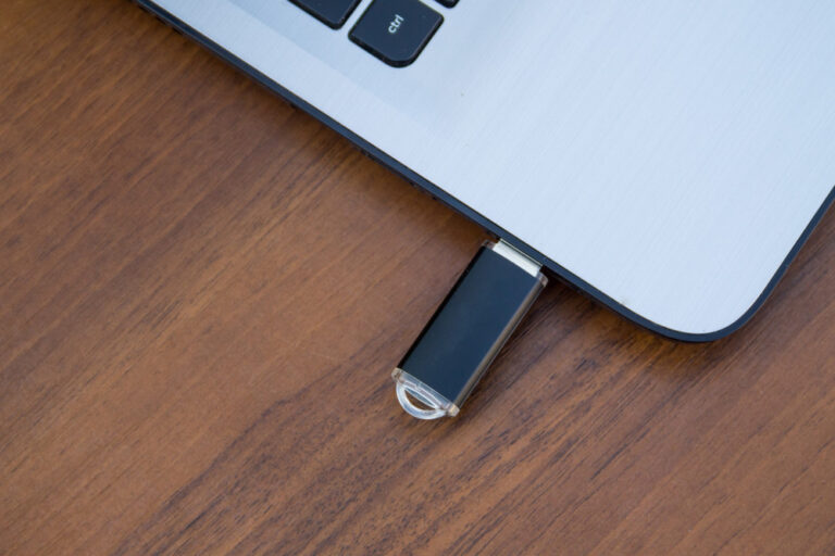 sistemare chiavetta usb rotta